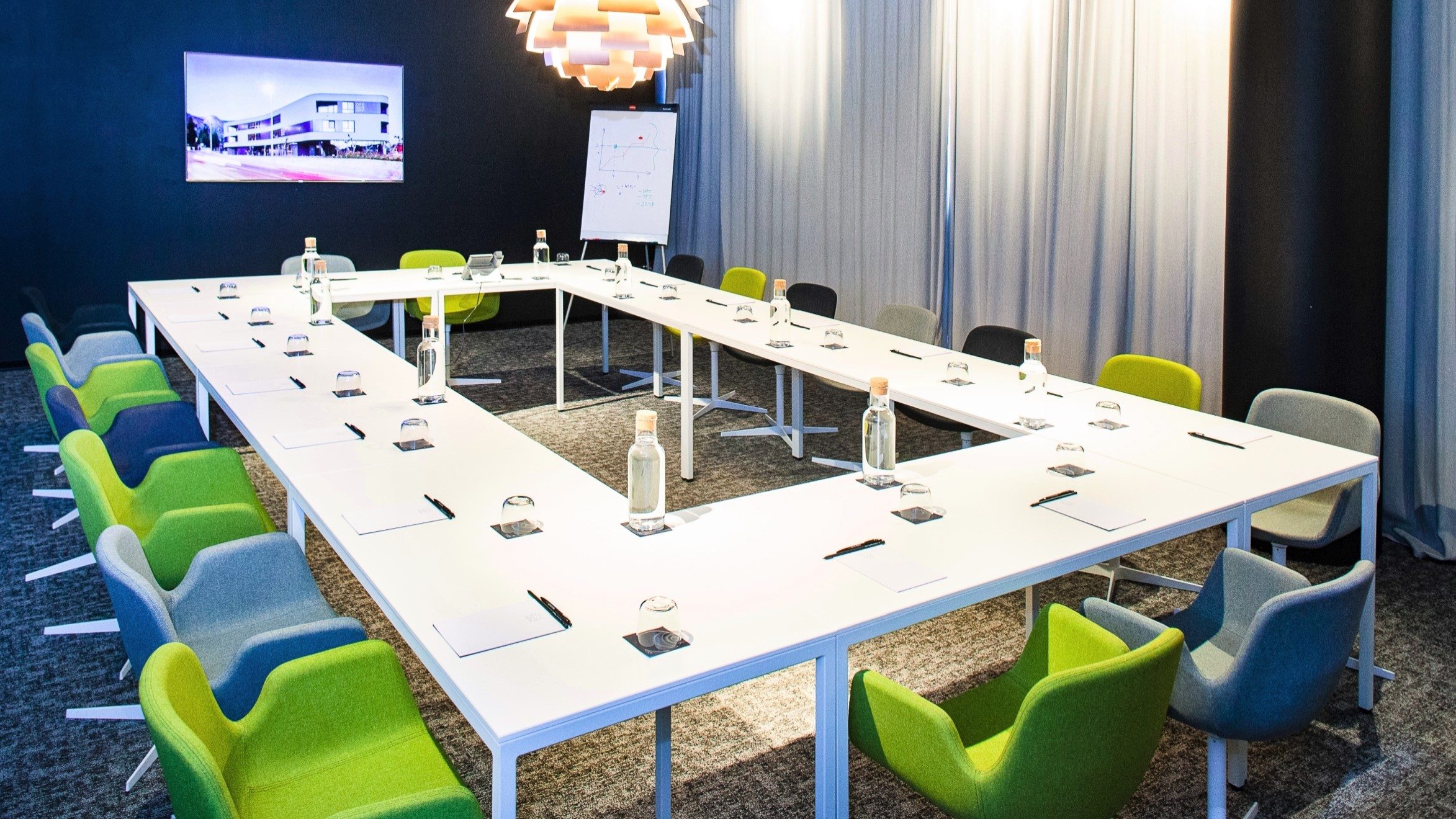 One-Suite-Meeting-Room