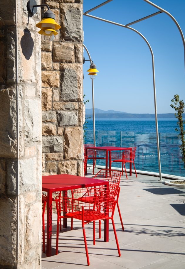 Restaurant-Terrace-b